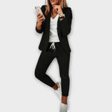 Elzbieta - Elegantni Udoben Blejzer s Prilagojenimi Hlačami